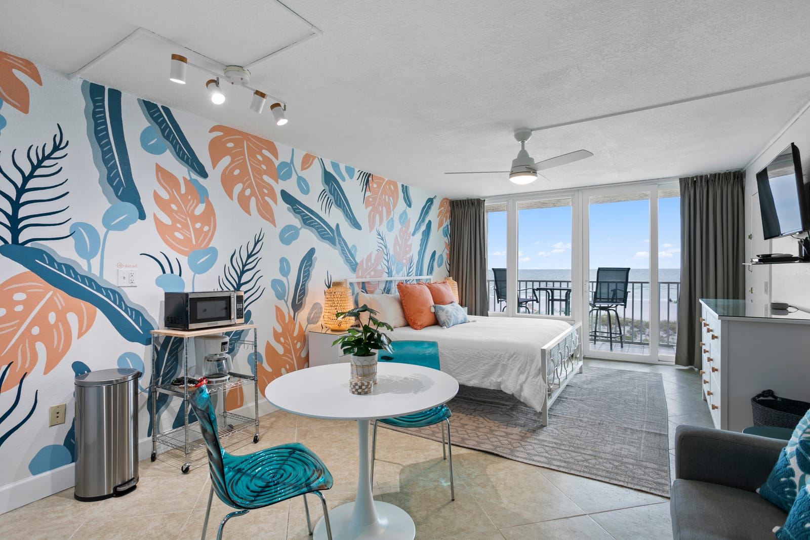 Private balcony with Gulf views