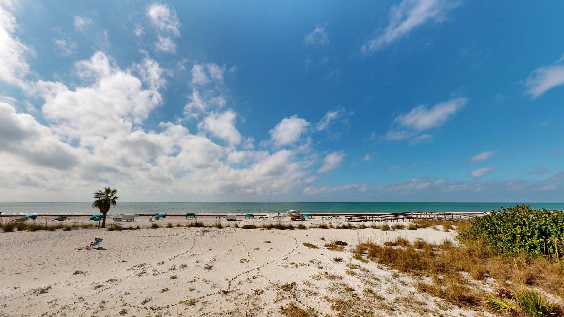 White-sand Gulf beach
